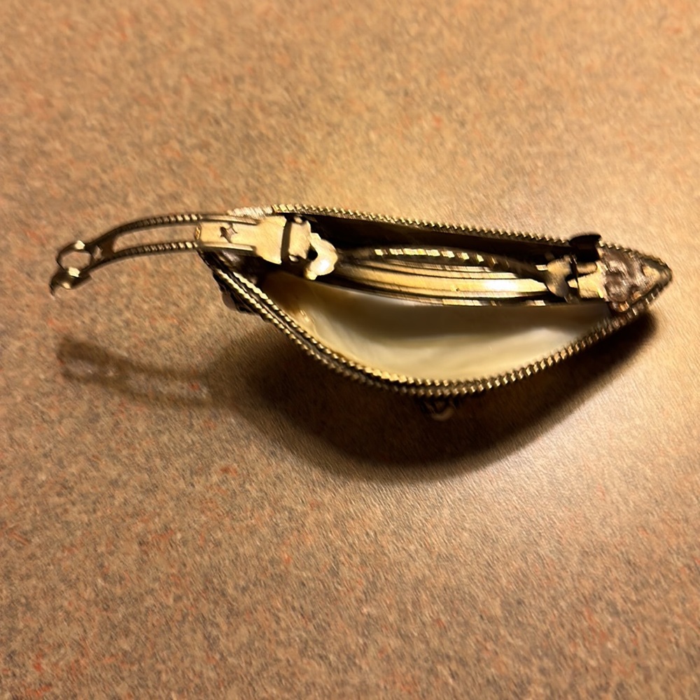 2/$10 Ornate vintage hair barrette. Made of shell. Faux pearls. - Picture 3 of 4